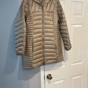 Eddie Bauer womens light weight coat.